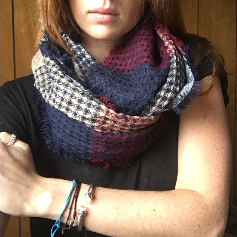 Beautiful blanket infinity scarf!