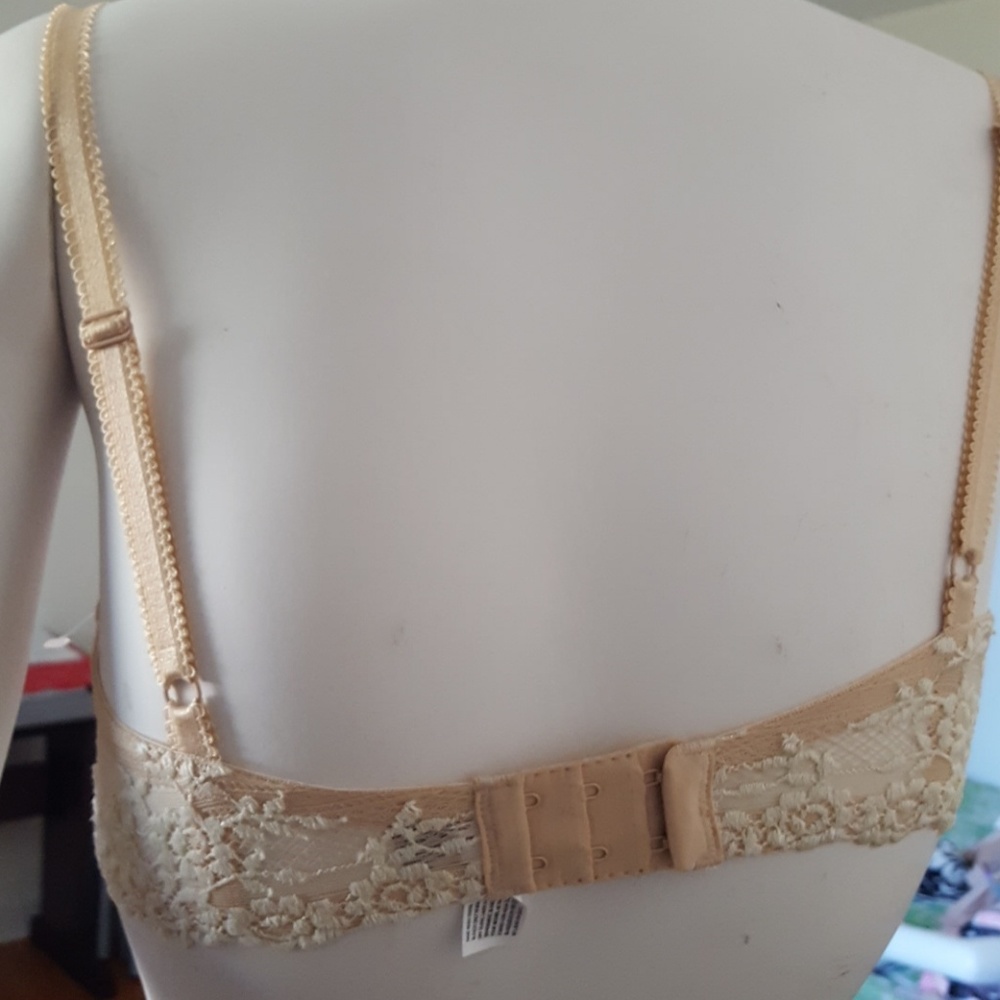 Wacoal Lace Embrace Contour Padded Bra  32D SOLD - Picture 4 of 5