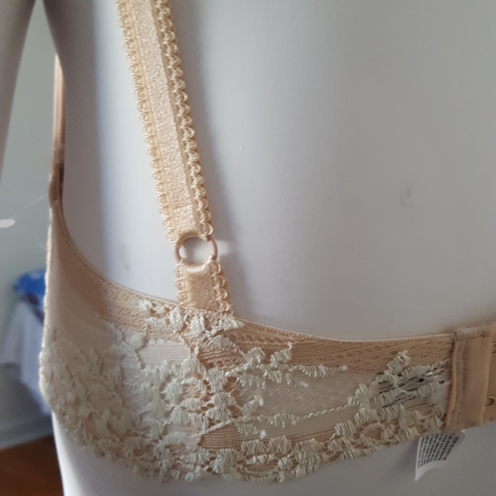 Wacoal Lace Embrace Contour Padded Bra  32D SOLD - Picture 5 of 5