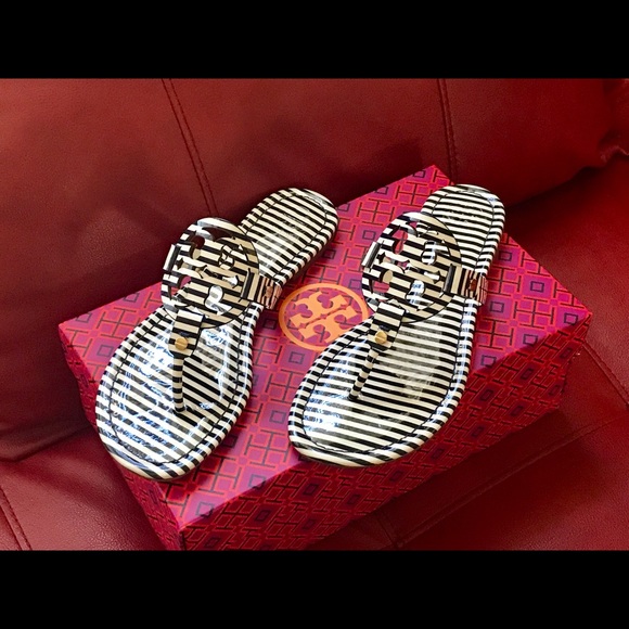 ❤️🎉Host Pick🎉Tory Burch Navy/white Miller - Picture 3 of 8