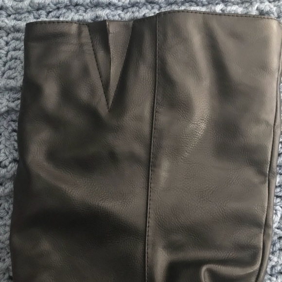 Black platform boots - Picture 3 of 8