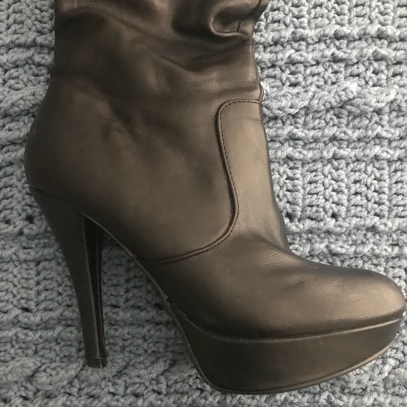 Black platform boots - Picture 7 of 8