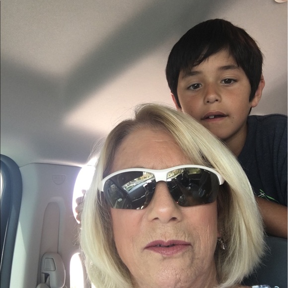 Meet your Posher, Donna - Picture 1 of 1