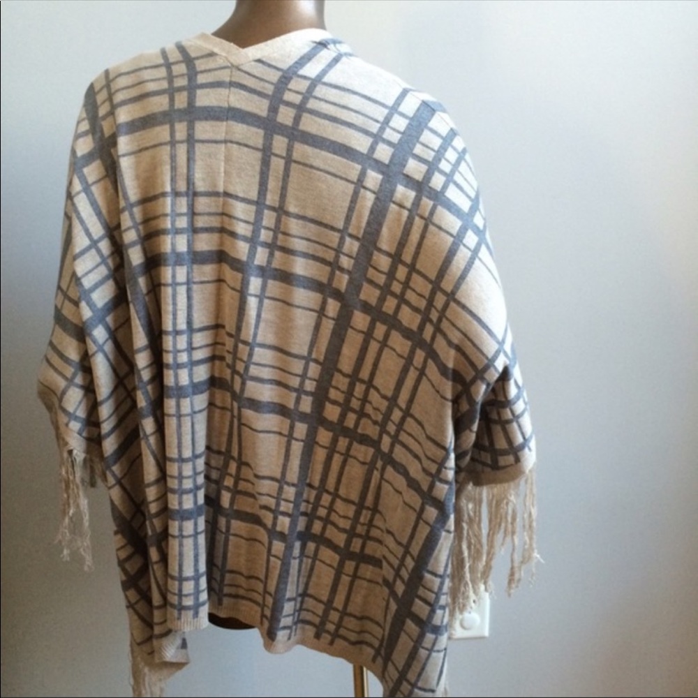 NEW Gray & Tan Plaid Sweater Poncho - Picture 2 of 3