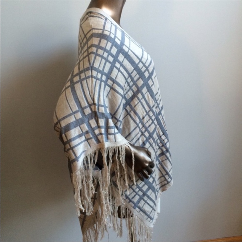 NEW Gray & Tan Plaid Sweater Poncho - Picture 3 of 3
