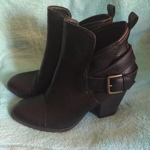 Forever 21 black buckle booties size 9