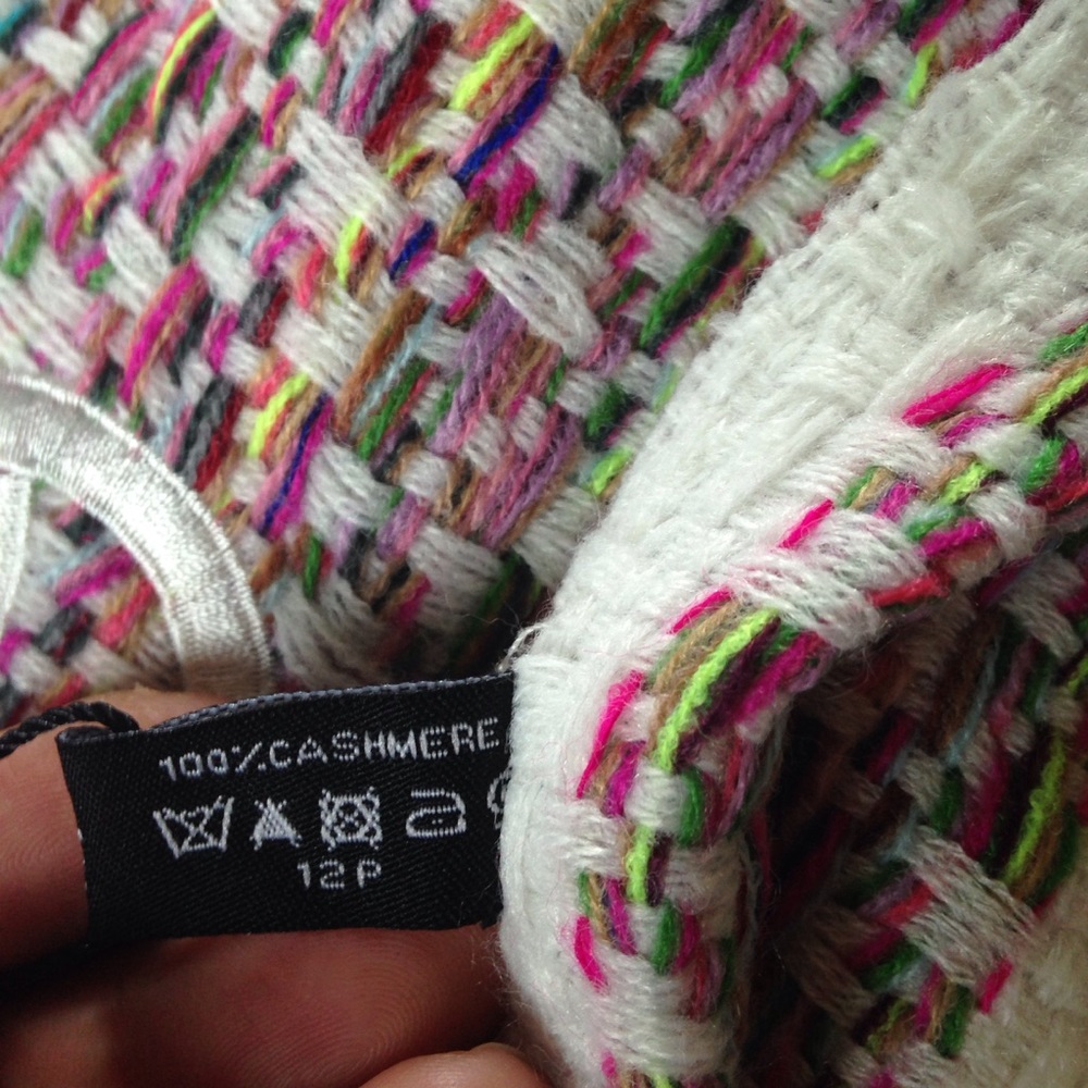 Beautiful scarfs - Picture 2 of 5
