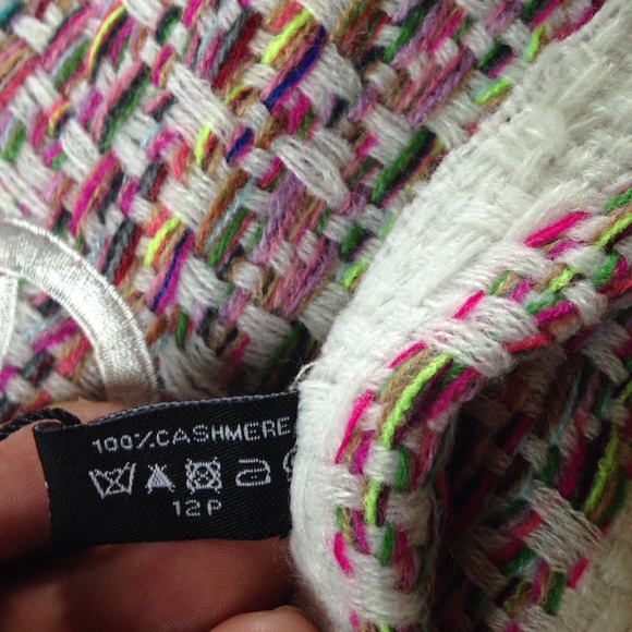 Beautiful scarfs - Picture 2 of 5