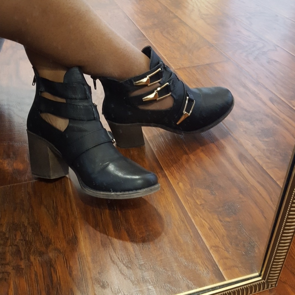 Ankle boots