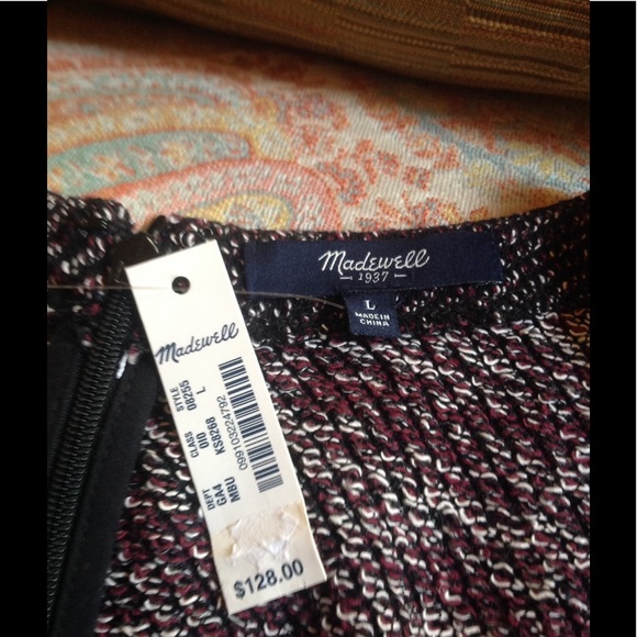 BNWT all weather dress. - Picture 5 of 6