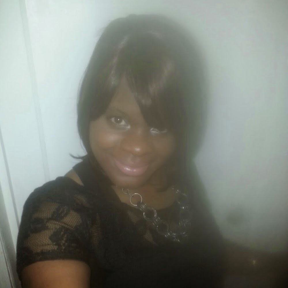 Meet your Posher, Monique