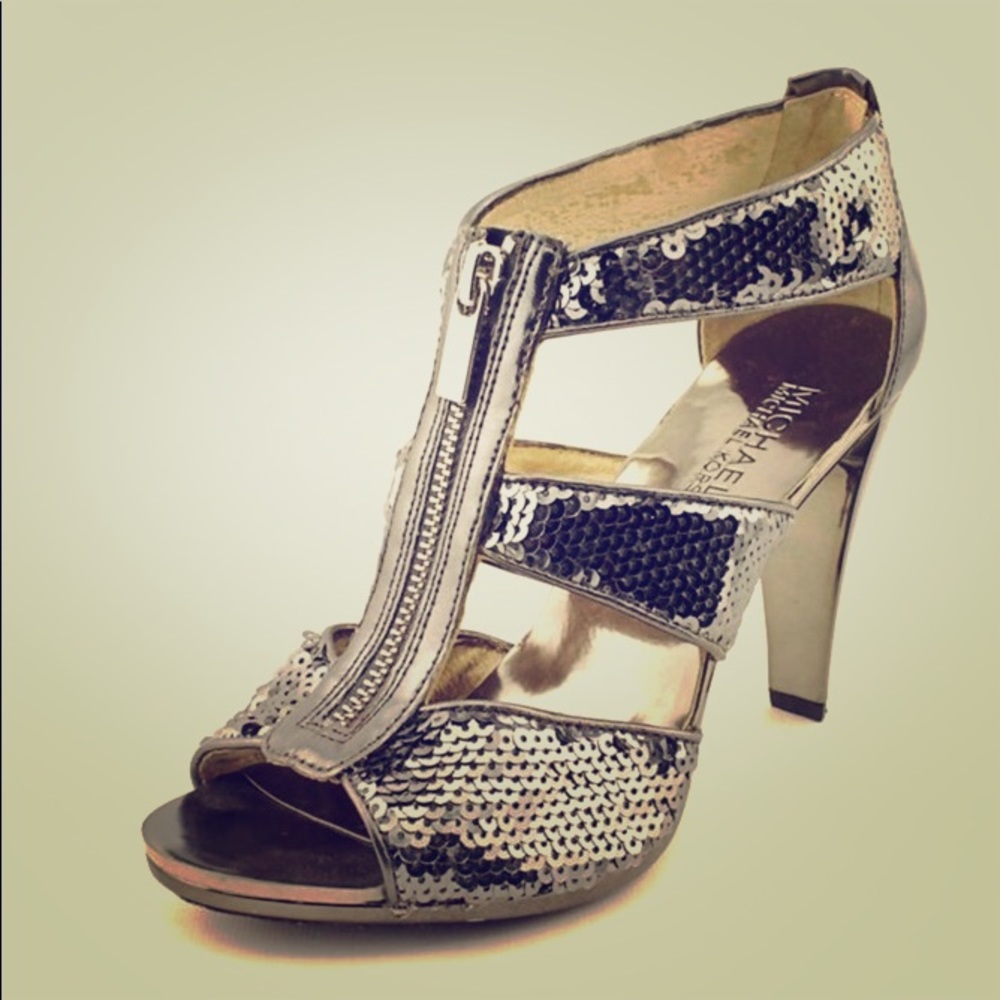 Michael Kors Berkley T straps