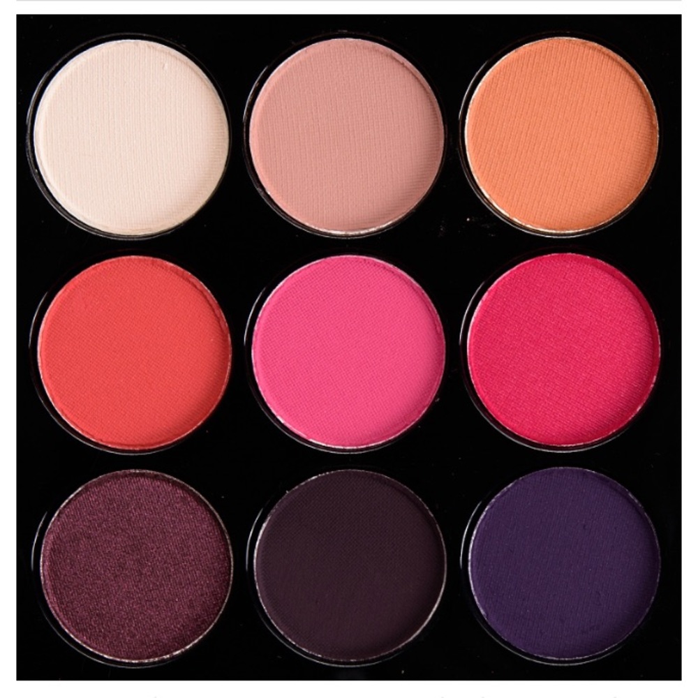 SOLD! Mac Eye Shadow x9 Palette Red-Hot Times Nine