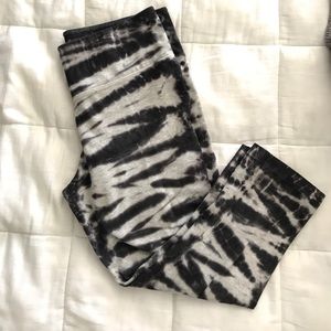 Nike Dri Fit size medium workout Capri