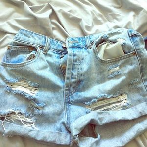 High wasted denim shorts
