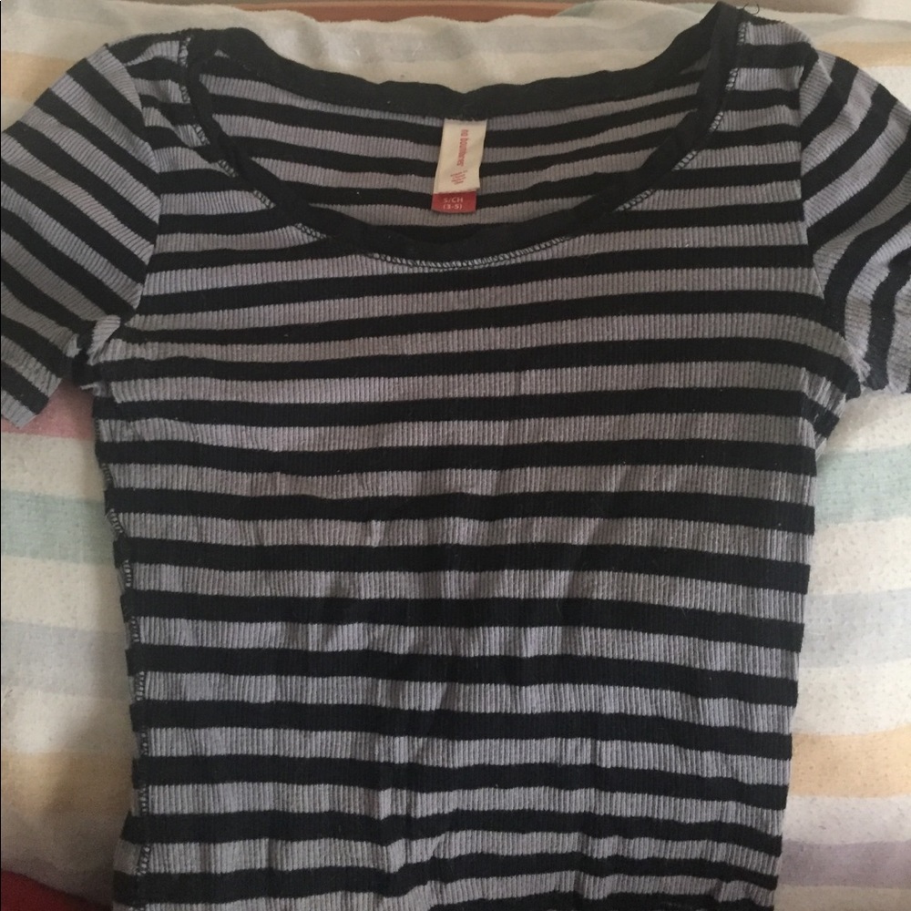 Black & gray short sleeve shirt