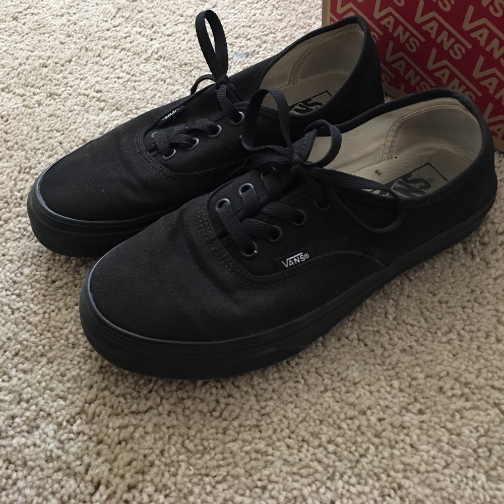 Black vans style:authentic