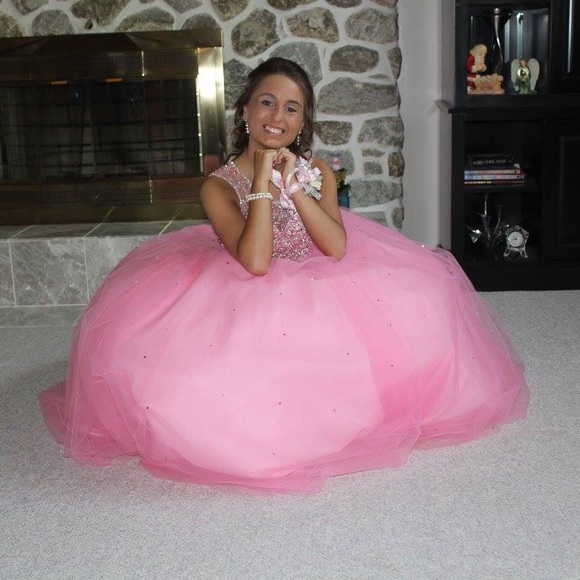 PROM DRESS - Picture 3 of 4