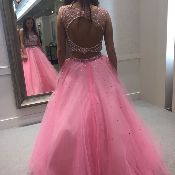PROM DRESS - Picture 2 of 4