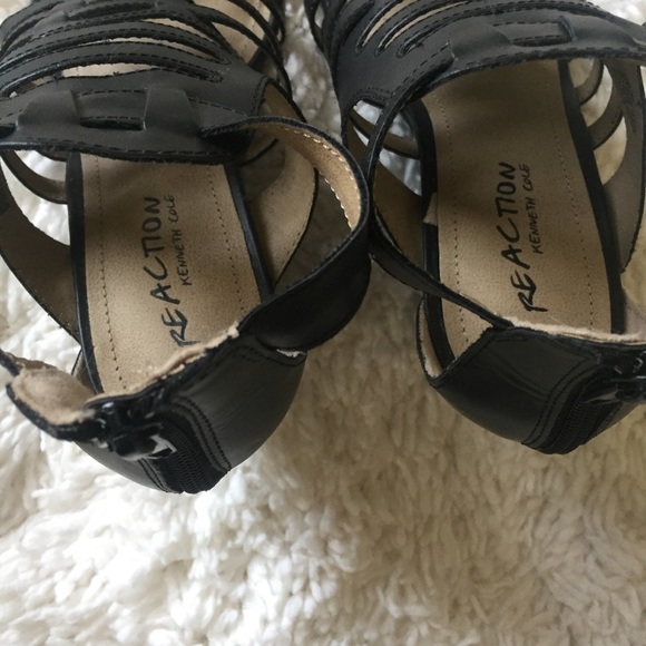 Kenneth Cole Black Platform Shoes - Picture 4 of 7