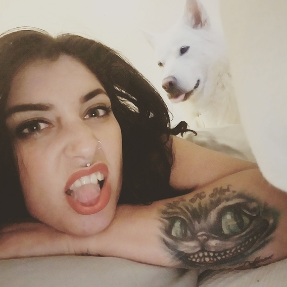 Meet your Posher, Bridget - Picture 1 of 1