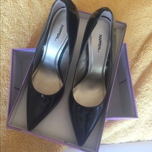 NEW IN BOX patent black heels