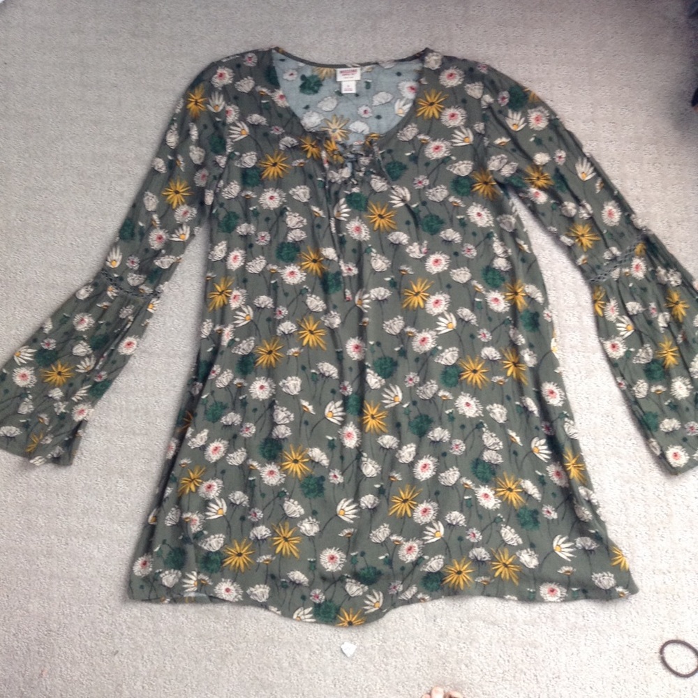 Tunic top/dress with bell sleeves