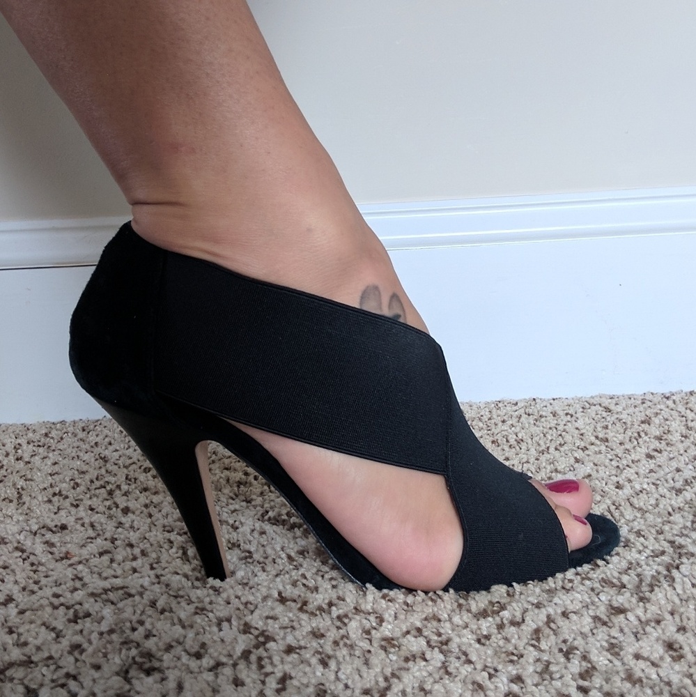 Steven by Steve Madden black open toe heels