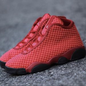 Jordan Horizon “Gym Red”