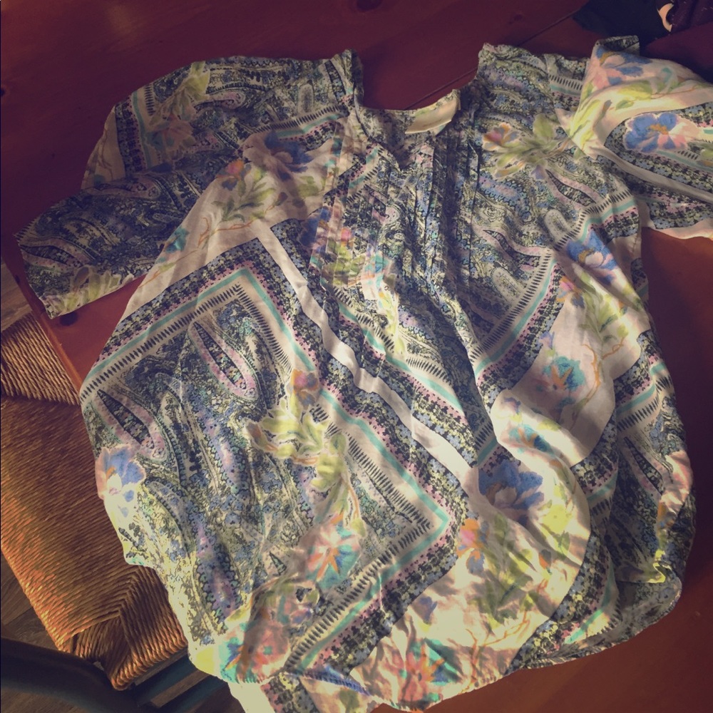 Anthropologie blouse flowing