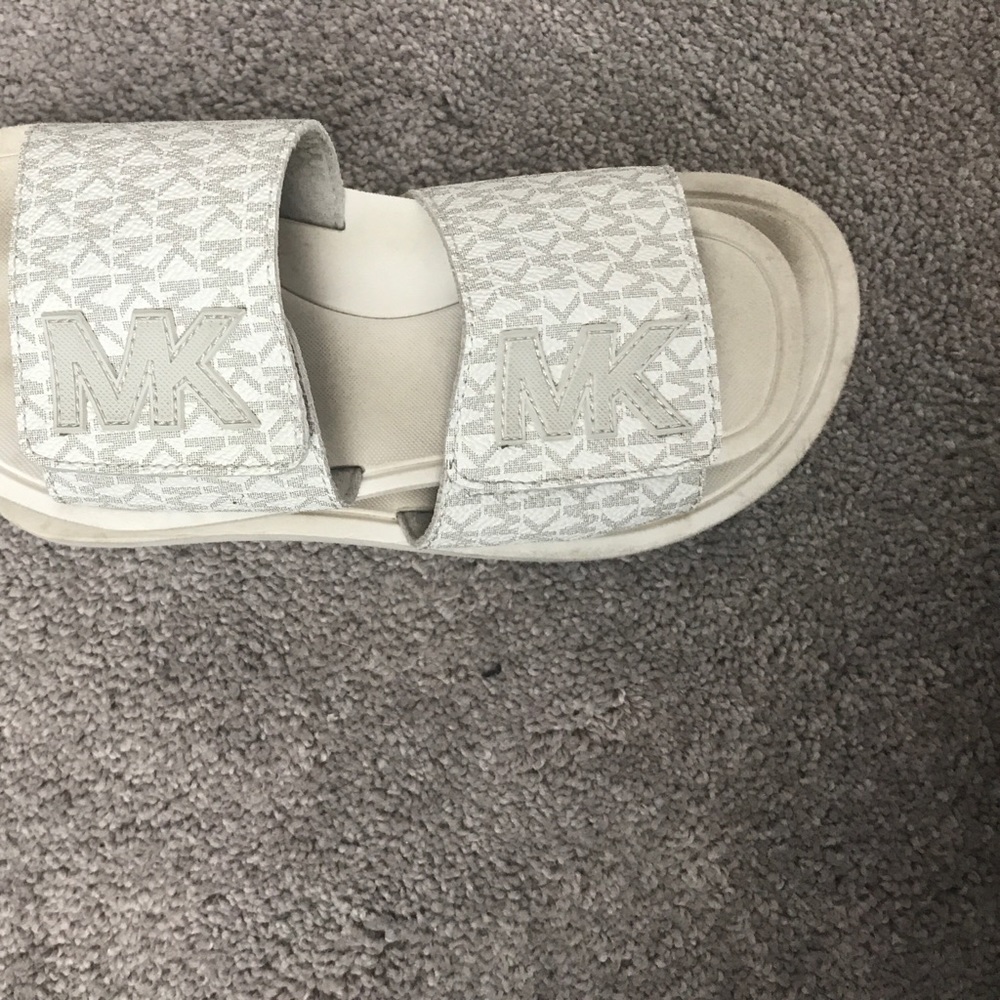 Michael Kors slides - Picture 2 of 3