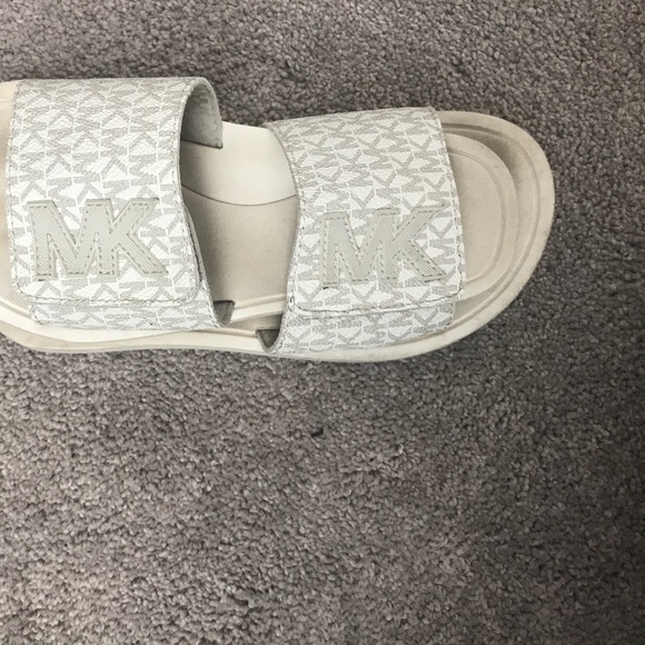 Michael Kors slides - Picture 2 of 3