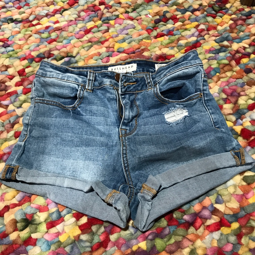 Bullhead Stretchy light washed denim shorts