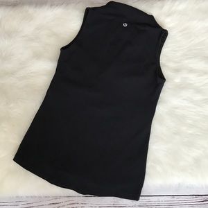 Lululemon Mandarin Collar V-Neck Workout Top S. 10