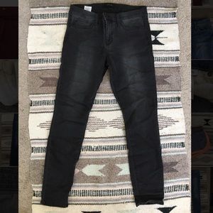 Black faded Joe's Jeans Skinny Ankle - size 29