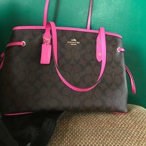 Coach purse and wristlet