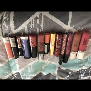 all sorts of lipstick