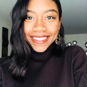 Meet your Posher, Adriana