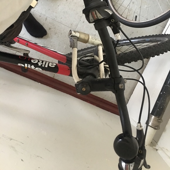 Bike - Picture 2 of 4