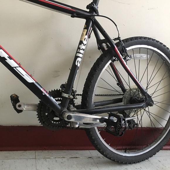 Bike - Picture 3 of 4