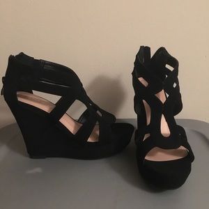 Top Moda Size 7 Black open toe wedges
