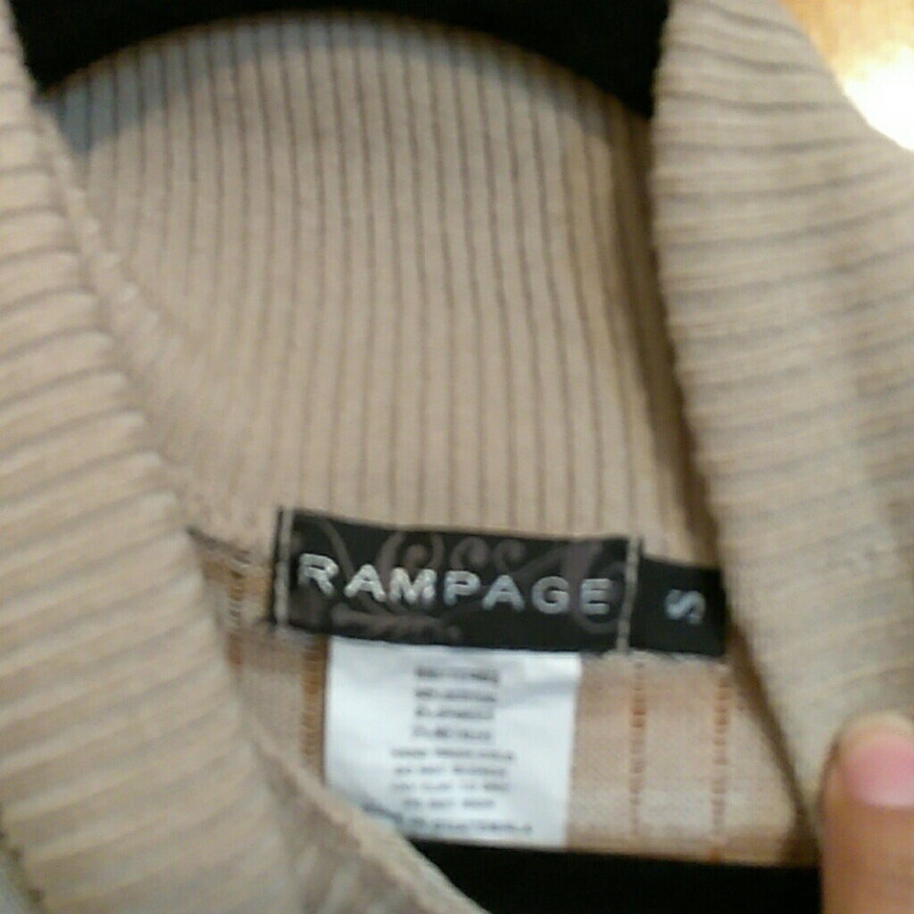 Sweater - Picture 3 of 4