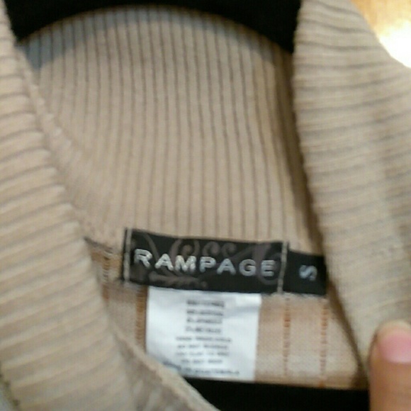 Sweater - Picture 3 of 4