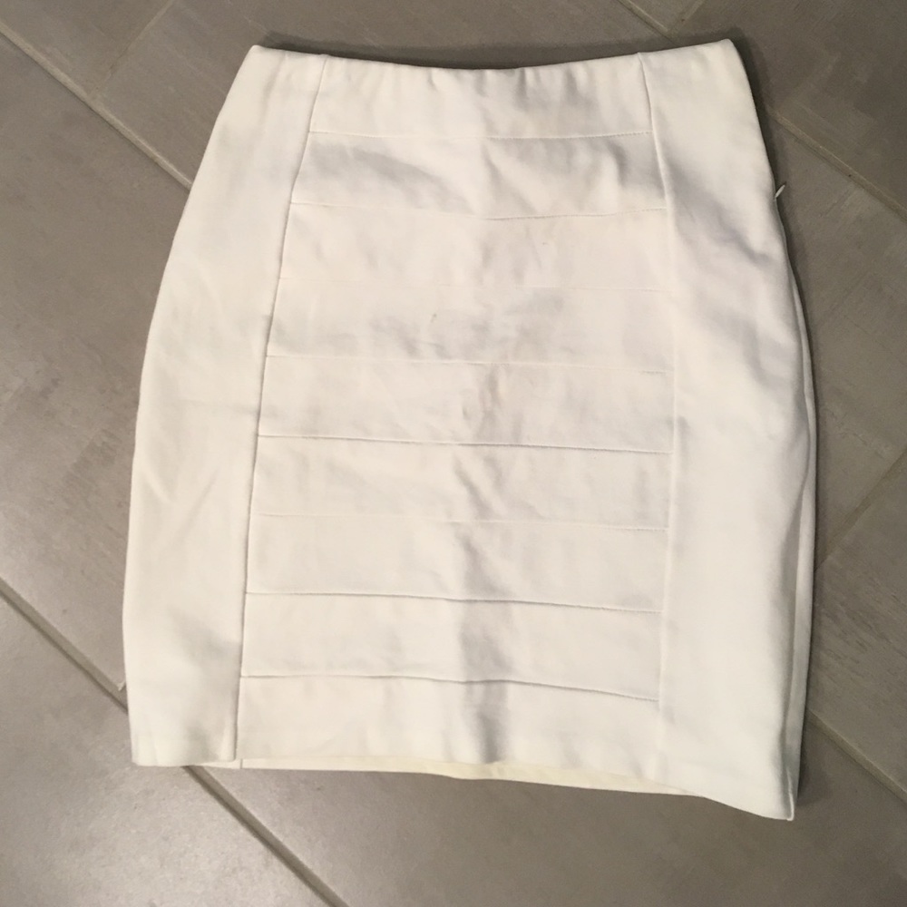 Beautiful winter white above the knee skirt