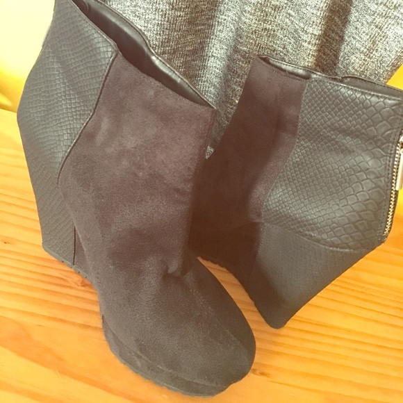 French Connection Wedge Black Booties - Picture 1 of 6