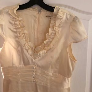 Nanette Lepore Silk cream Ruggles blouse. Size 8