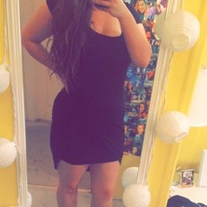 Short sleeve black tight dress