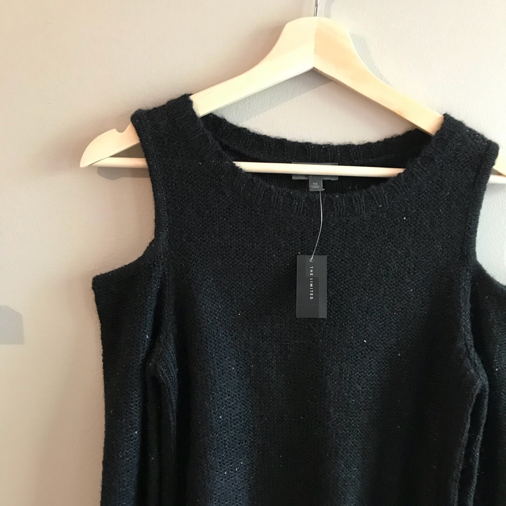 🎀NEW🎀Limited Cold Shoulder Sweater