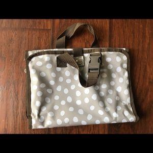 Thirty one hanging Togo make up bag