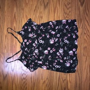 Nice, stylish, sleeveless shirt